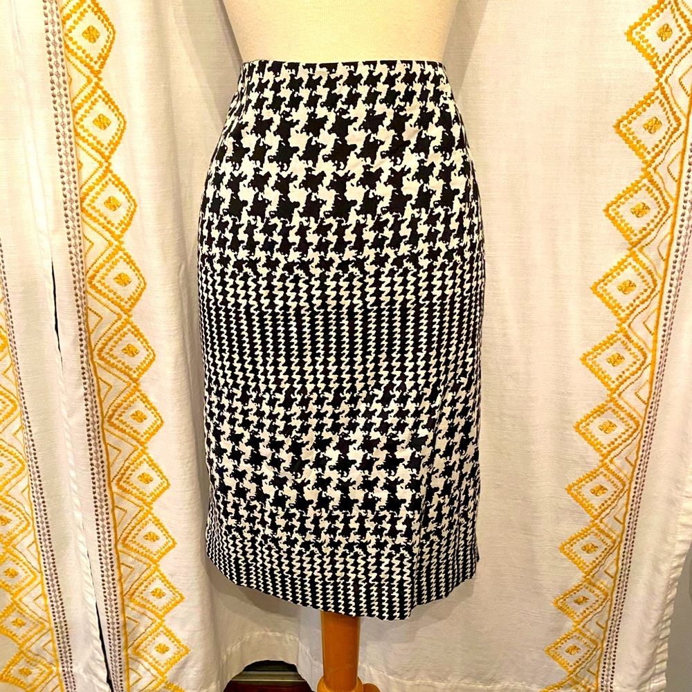 Worthington black and white skirt